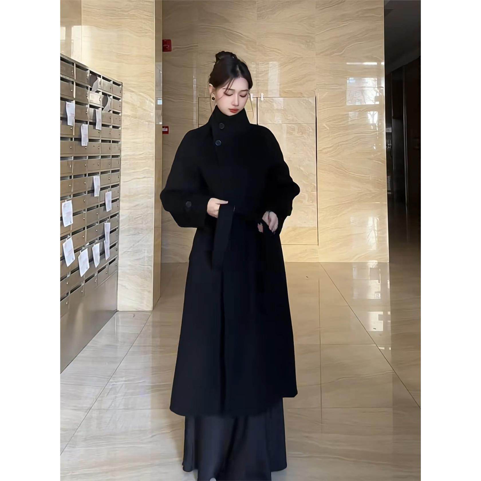 赫本风黑色呢子大衣女2025年新款毛呢外套小个子高级感气质正流行