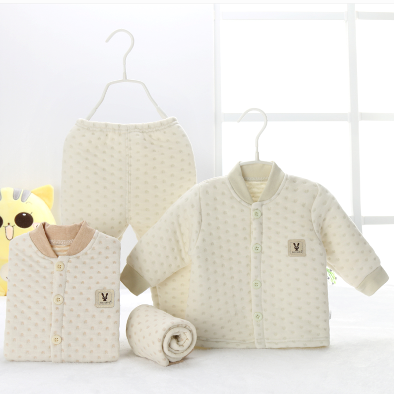 Coffret cadeau pour bébé - vêtements - Ref 1964144 Image 1