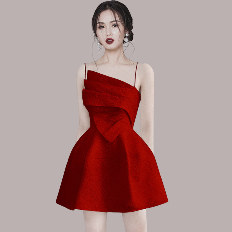 法国小众伴娘裙子设计感收腰气质吊带心机礼服裙度假蓬蓬连衣裙