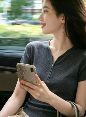 设计感半拉链V领针织衫短袖女夏季新款灰色小众别致打底罩衫上衣