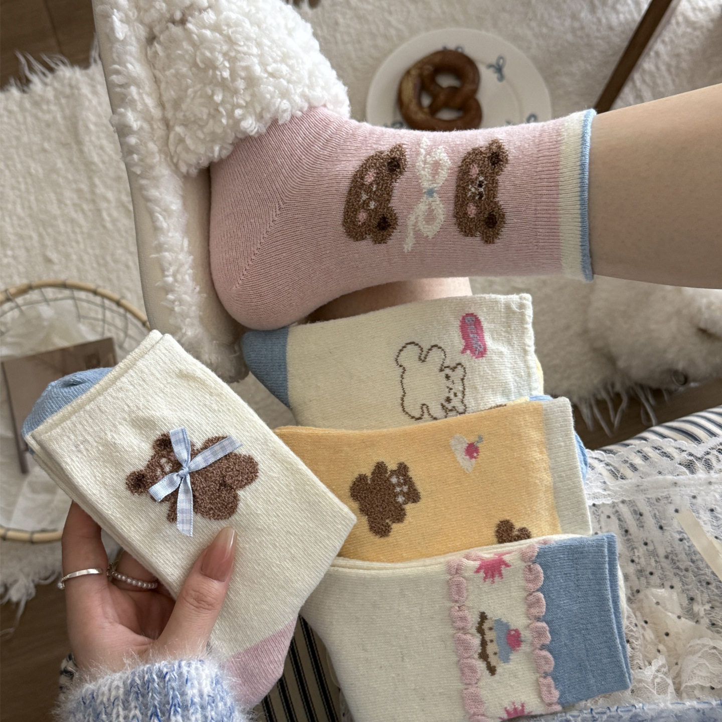 加厚袜子女秋冬季羊毛蓄热保暖中筒袜卡通小熊羊绒堆堆袜锁温长袜