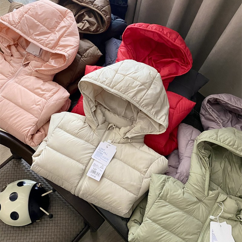 轻薄连帽90鸭绒蓬松保暖童羽绒服