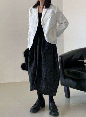 拖延症 / 小西装外套女 小众设计暗纹提花气质休闲黑色西装上衣