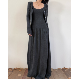 纸片人套装 连衣裙两件套秋季 气质显瘦针织开衫 拖延症