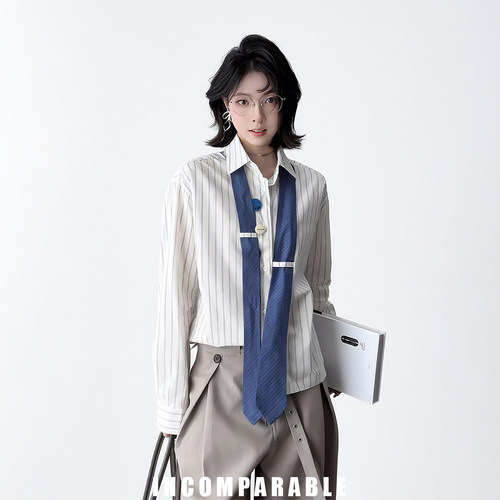 ‘蝶园漫步’宽松短袖T恤情侣款