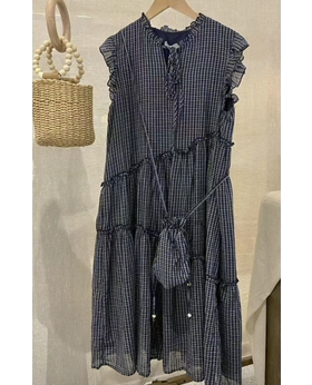 2026年夏季新款格子小背包木耳边A字中款连衣裙