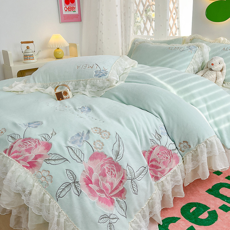 韩版公主风牛奶绒床单款四件套珊瑚绒蕾丝花边刺绣双面绒被套加绒
