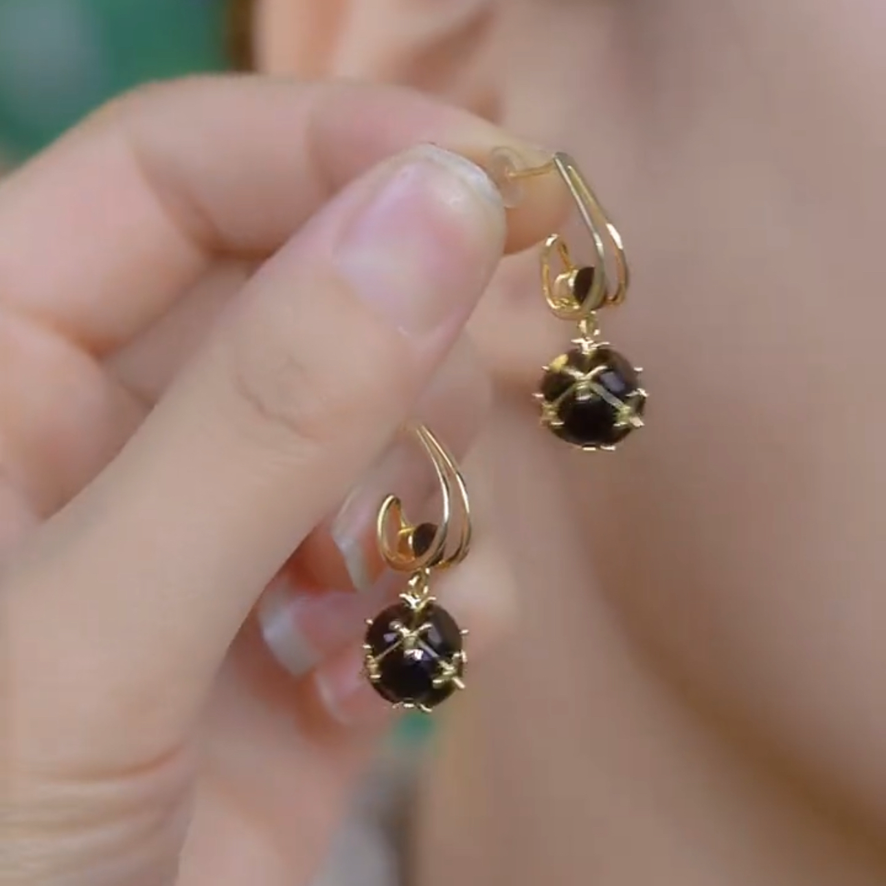 2026年时尚流行耳饰欧美风黑色水晶球耳坠女式复古风感耳环,饰品/流行首饰/时尚饰品新,耳环,淘宝优惠券,粉丝福利购,淘宝优惠卷