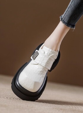 小众英伦风小皮鞋2026新款白色魔术贴乐福鞋女厚底增高懒人大头鞋