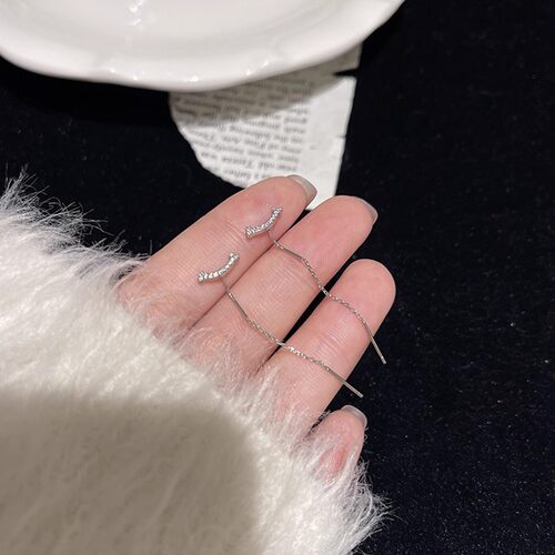 闪钻微笑耳线简约高级感