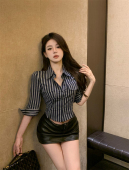 性感收腰短款 纯欲风美式 女修身 衬衫 衬衣设计感上衣秋 辣妹条纹长袖