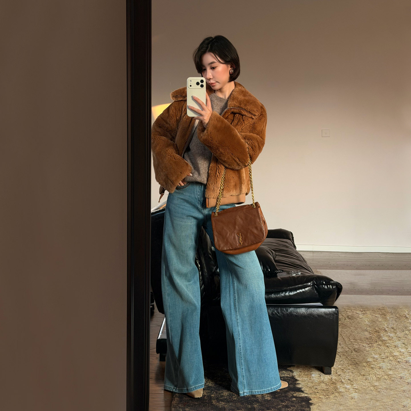 《缎光流影》冬季复古感立领獭兔毛皮草外套