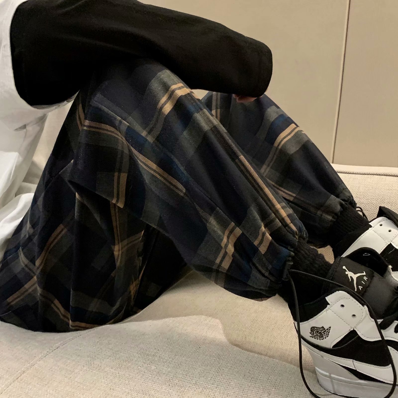 Young men's lazy Harajuku casual pants trend popular loose simple Capris new fashion versatile Hong Kong Style