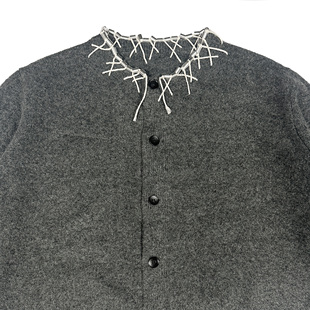 PAGE10自主粗绳缝制荆棘交叉感铝合金羊毛混纺合身中厚无领开衫