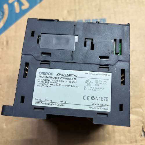 OMRONCP1L-L14DT-D PLC模块，拆