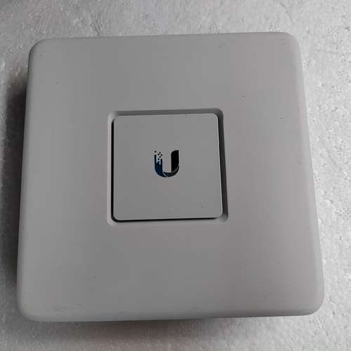 UniFi USG网关，后配电源，实物拍摄，成色如图，包正常