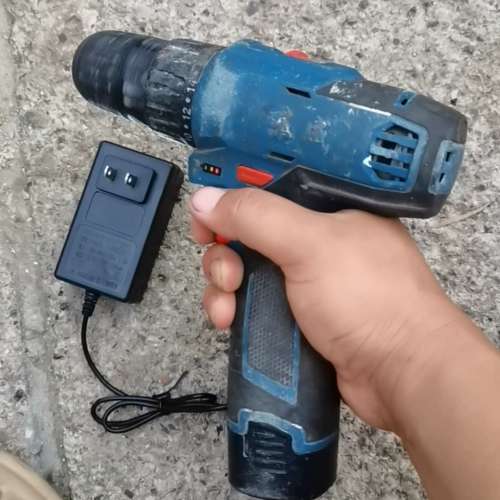 东成充电手电钻