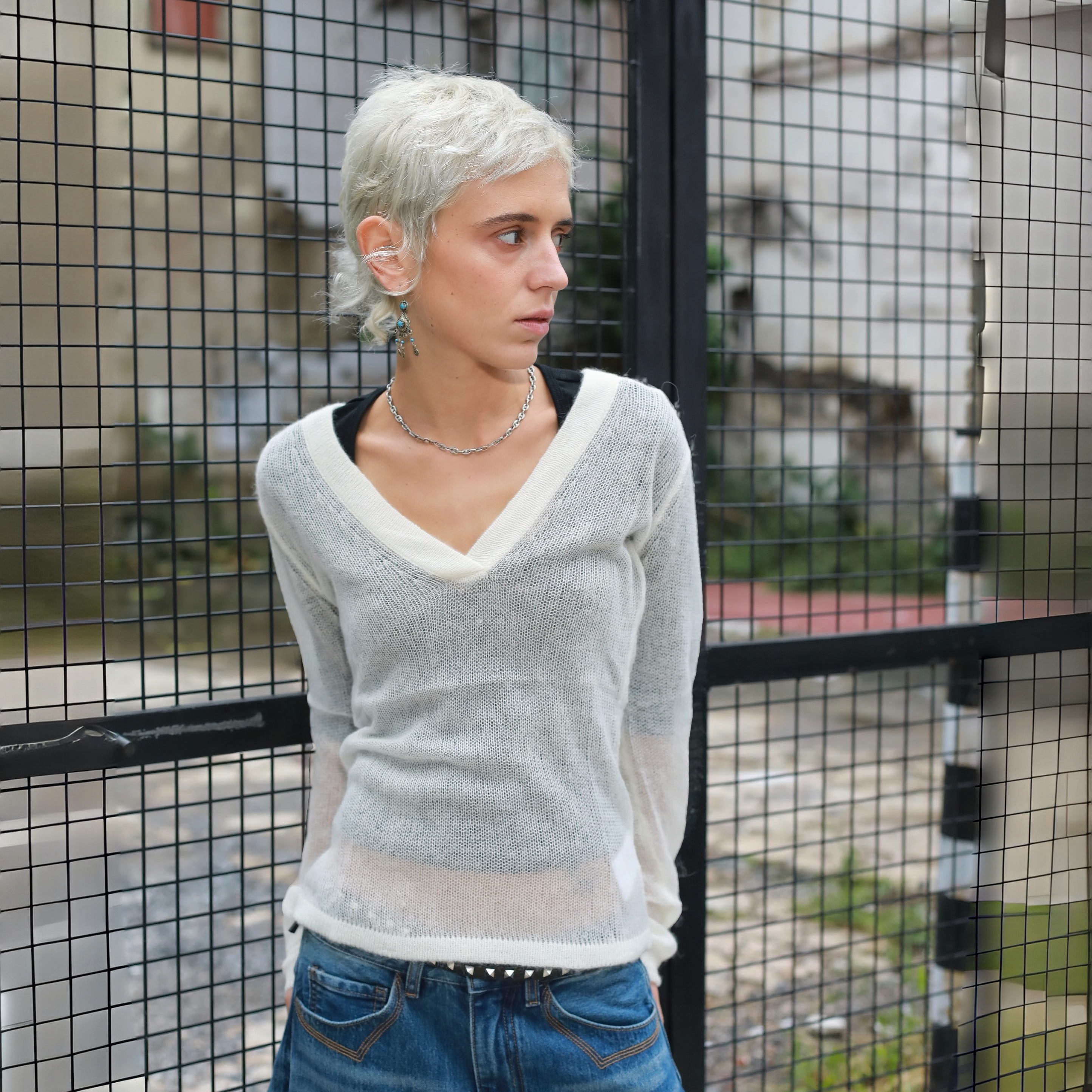 Monday JA 时尚镂空深V领马海毛打底衫女秋季亲肤叠穿长袖上衣