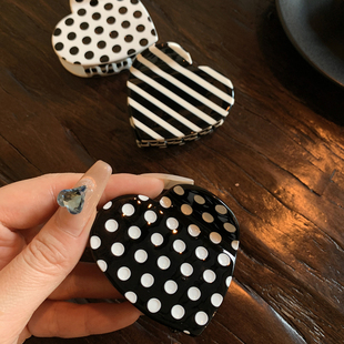 好洋气 小众爱心独特漂亮抓夹女发量少心形鲨鱼夹发饰 波点条纹