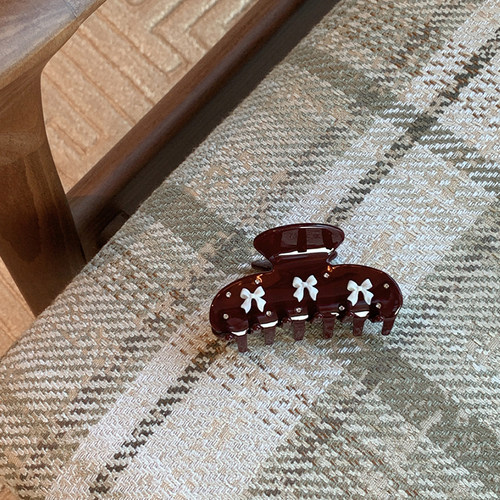 小众设计蝴蝶结抓夹女发量少中号车厘子红色盘发鲨鱼夹高质量醋酸