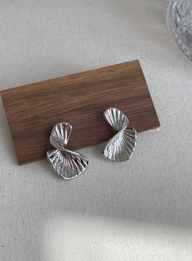 Aaim 日韩气质简约金属扭曲耳环女小众轻奢个性设计感扇形耳饰