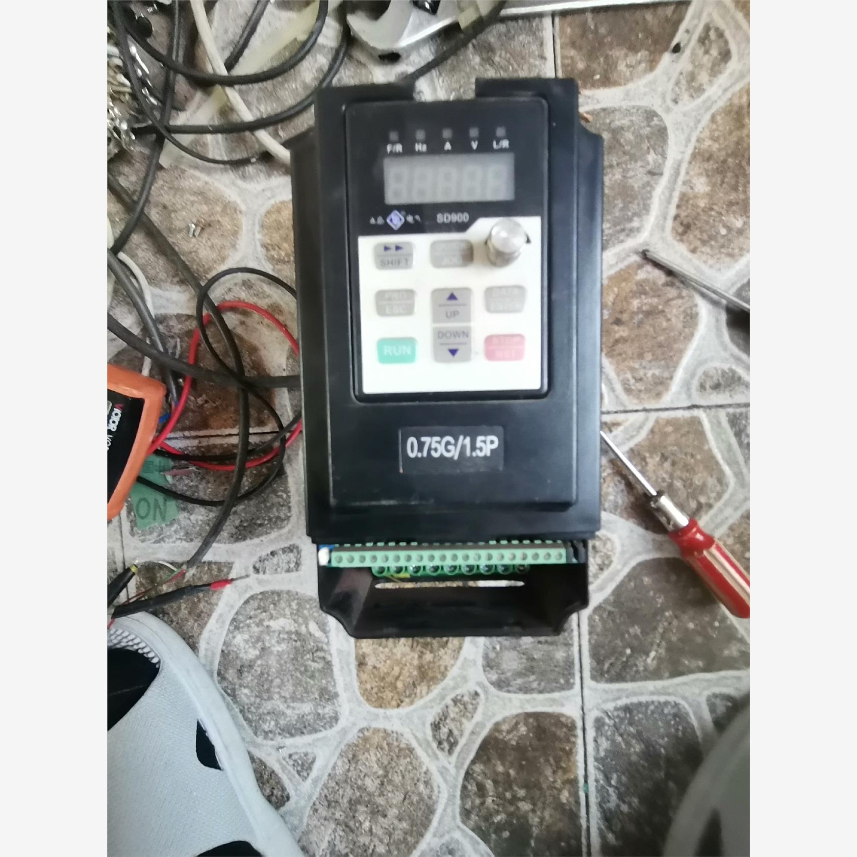 0.75/1.5kw森岛SD900变频器，功能包好板子新上部议价