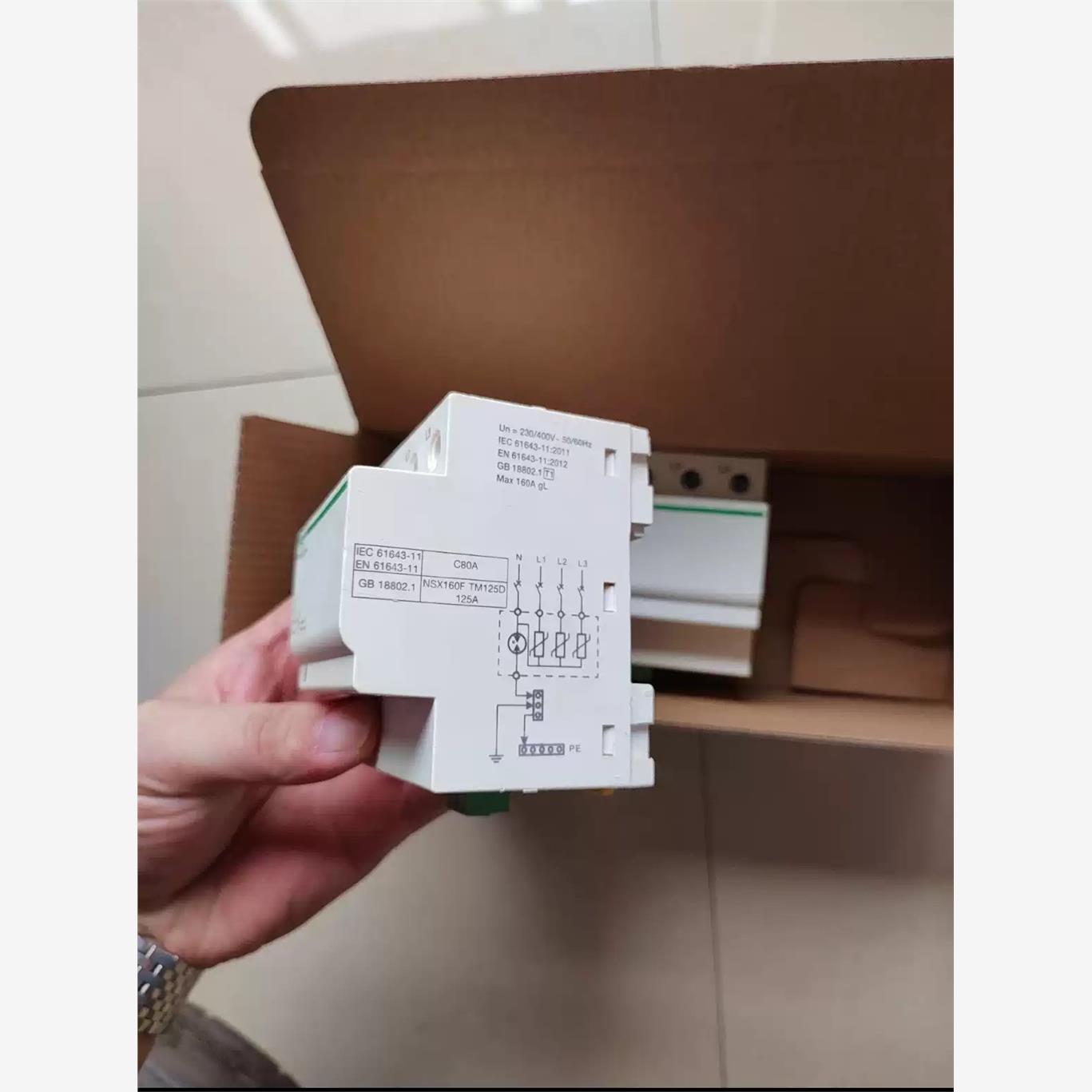 施耐德浪涌保护器iPRU40/