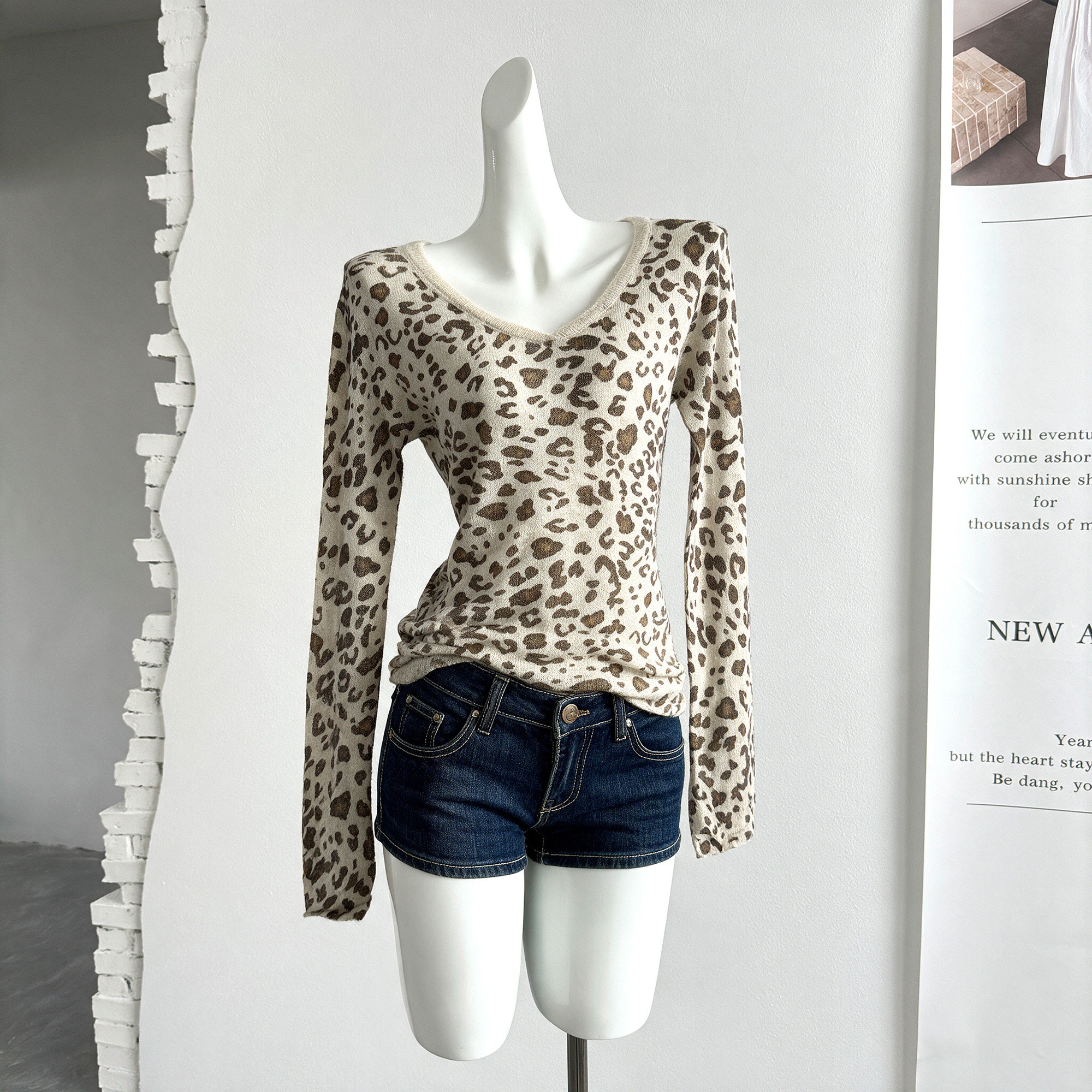 Rase le sol‘Cream Leopard’低饱和豹纹V领上衣/软糯针织打底衫