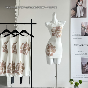 针织包臀 无袖 2026新款 小岚同学桃之夭夭纯欲风简约挂脖连衣裙修身