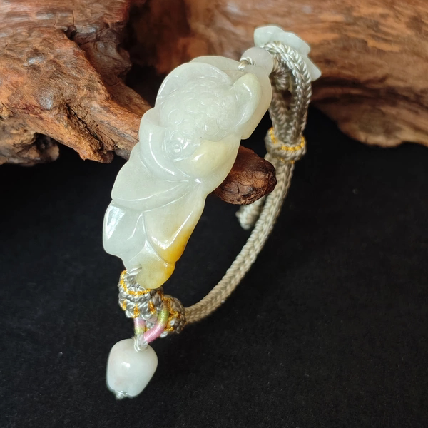 新中式糯种飘黄翡翠莲花手链