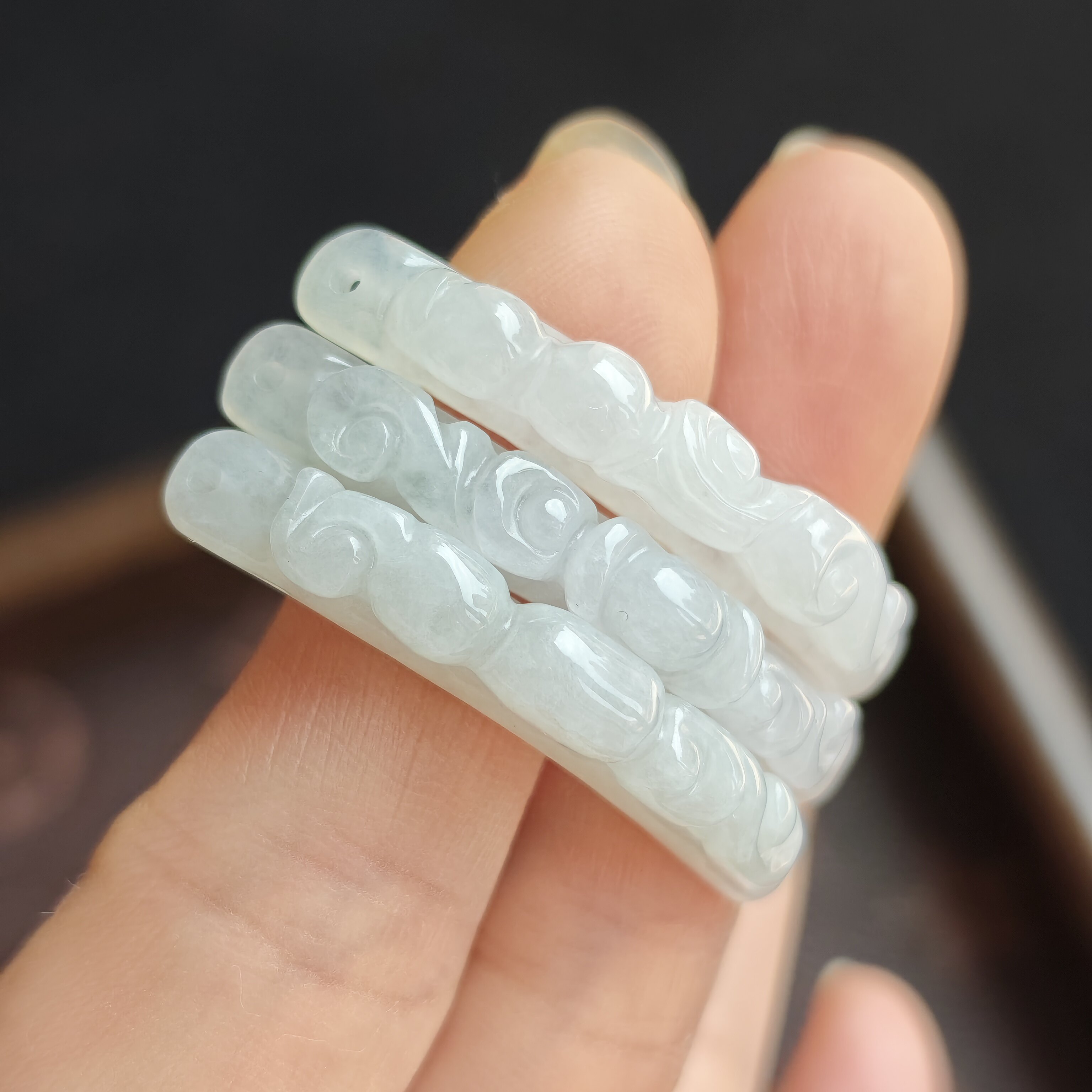 缅甸A货糯冰翡翠细条手牌