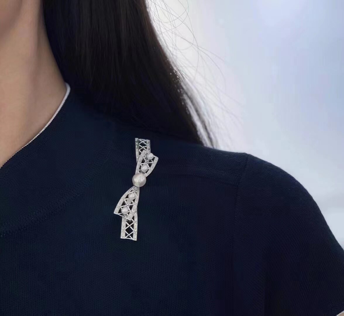 内有24款胸针，淡水珍珠女异形巴洛克大巴个性蝴蝶秋冬大衣配饰