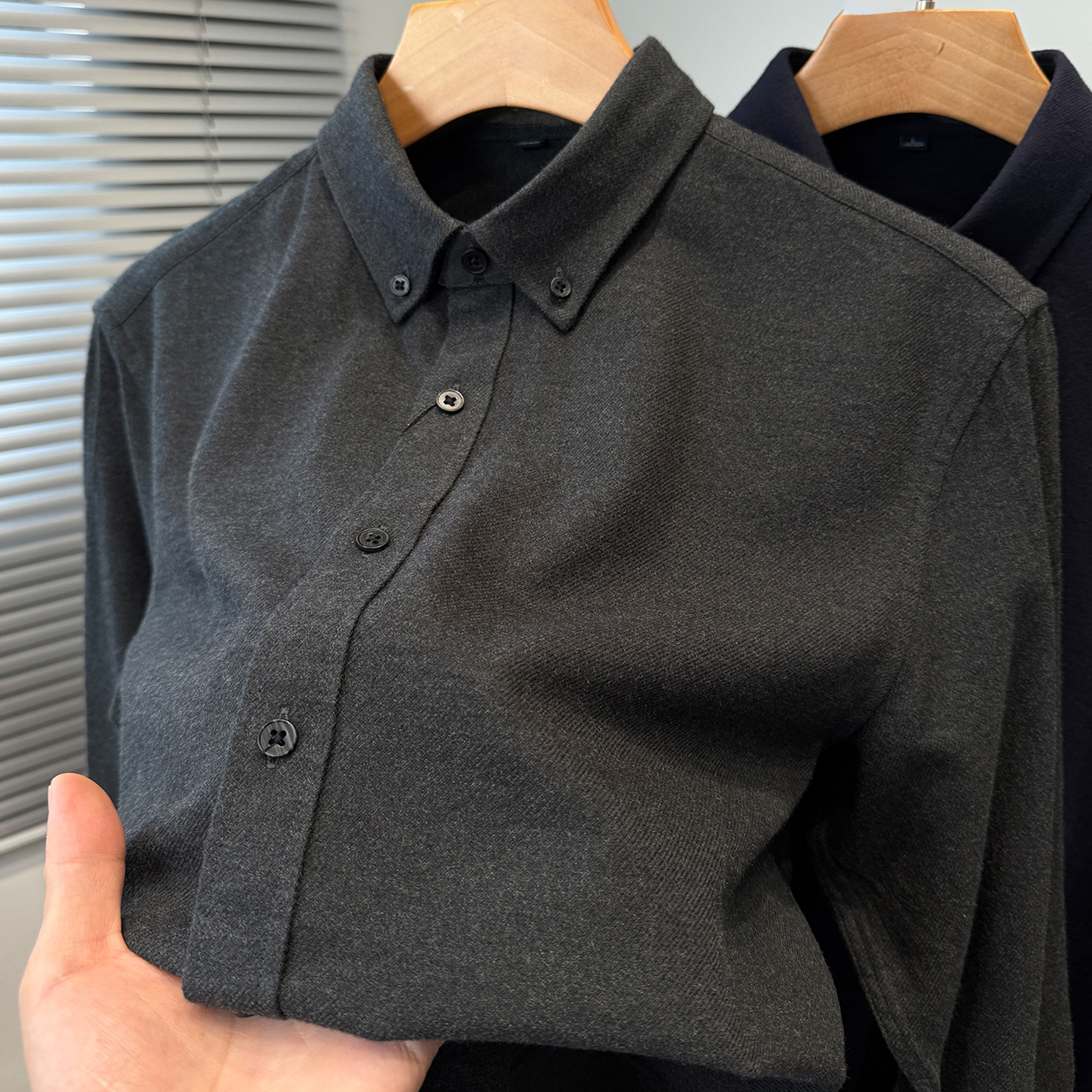 轻奢高级感磨毛衬衫男长袖纯色百搭莫代尔棉衬衣男装休闲中年内搭