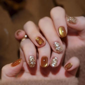 秋冬美甲温柔气质梦幻浮光跃金唐茶猫眼爆闪牛郎金亮片手工穿戴甲