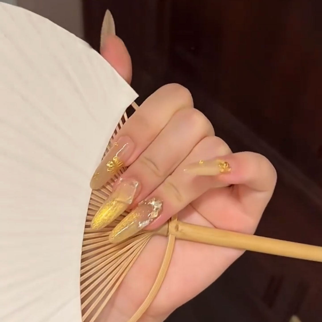 朱老师纯手工柠檬黄猫眼烫金小花高级感美甲成品可拆卸假指甲贴片