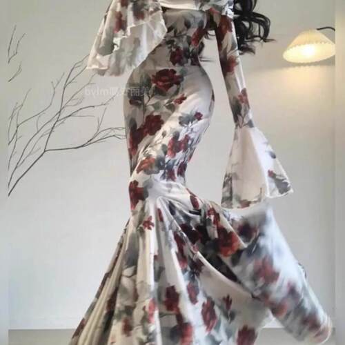 喇叭袖玫瑰印花一字露肩鱼尾长裙