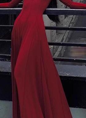 性感v领红色长袖大码连衣裙女秋冬收腰长裙纯欲风露背a字裙300斤