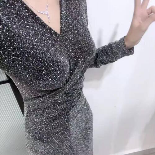 V领扭结收腰修身亮片连衣裙女