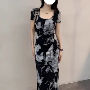 气质国风裙 包臀长款 新中式 水墨印花连衣裙女夏方领收腰褶皱修身