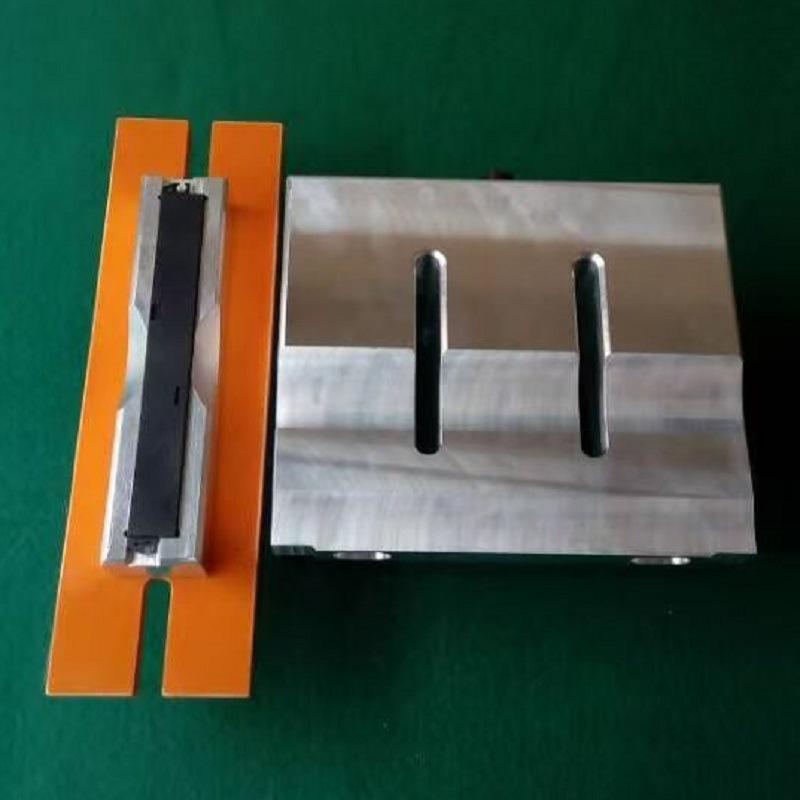 东莞长安超声波模具塑胶玩具消防车超声波模具塑焊机高精密