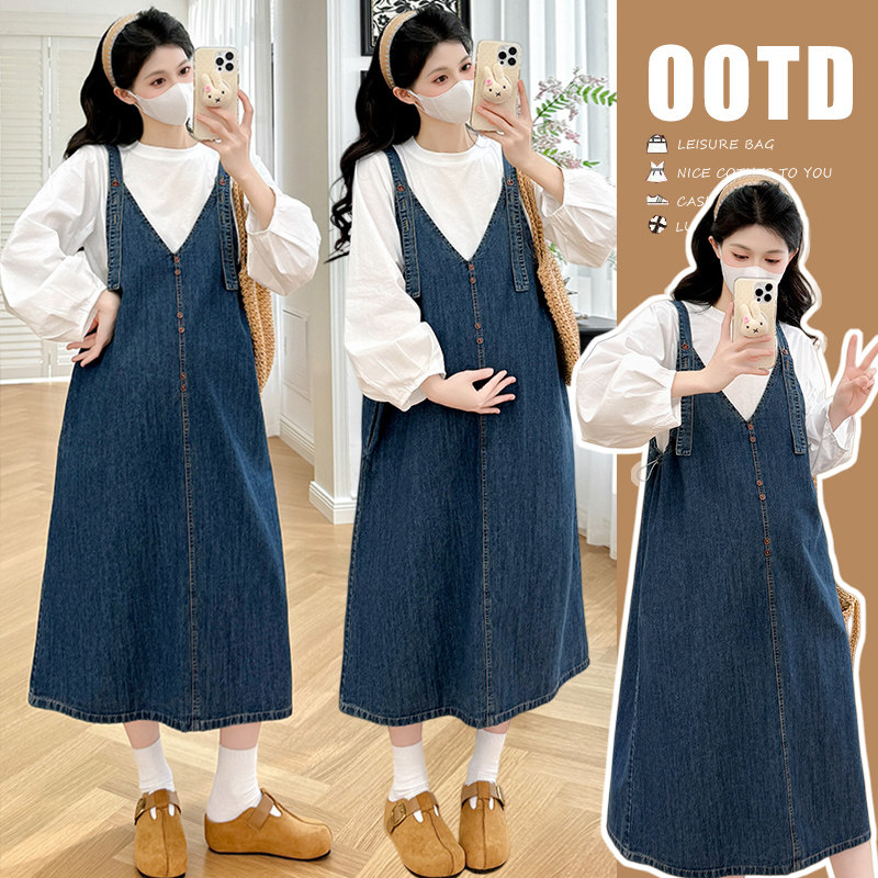 孕妇套装春秋2026新款简约纽扣装饰抽绳可调节牛仔背带裙两件套女