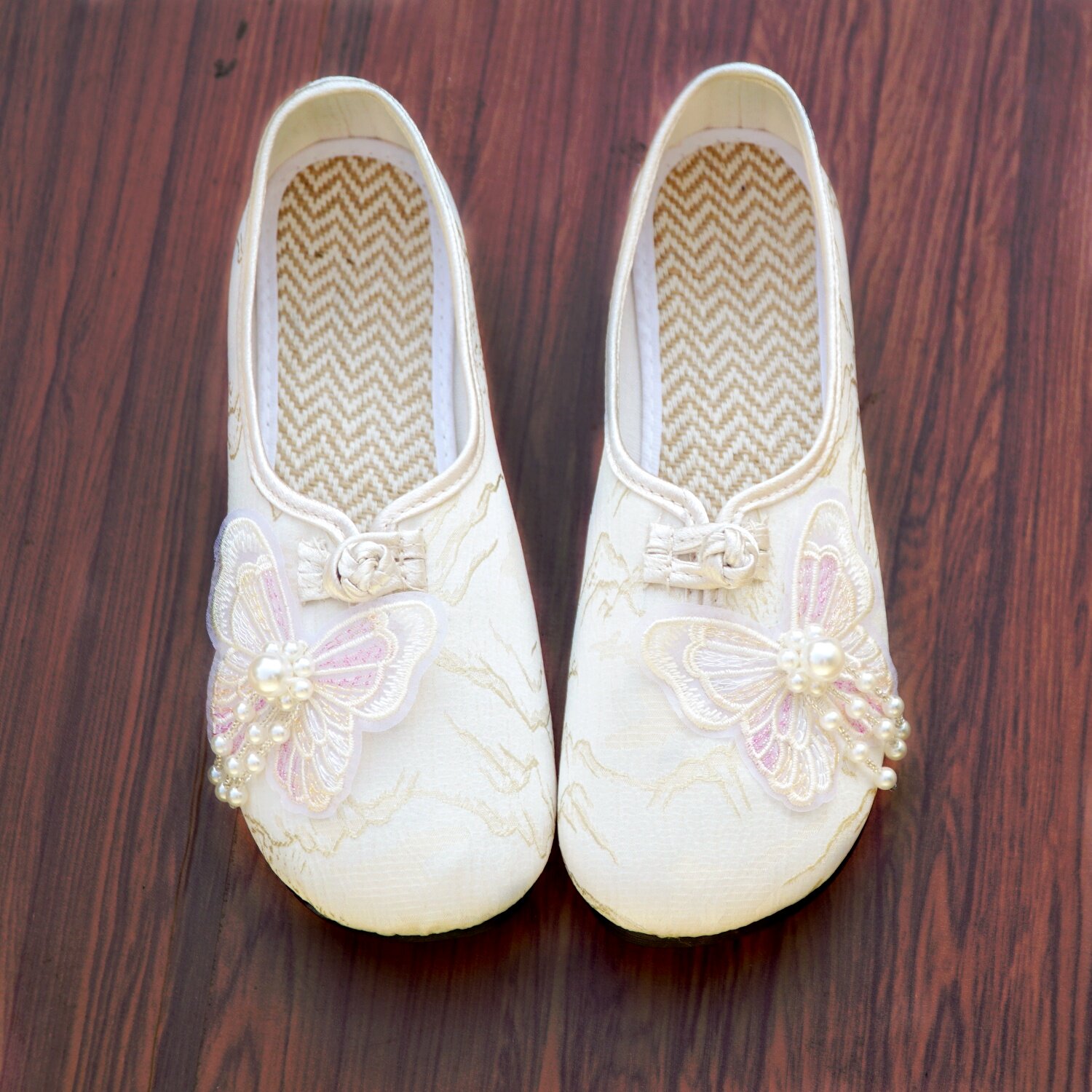 冬季老北京布鞋女绒软底一脚蹬舒适妈妈鞋复古保暖绣花棉鞋防滑