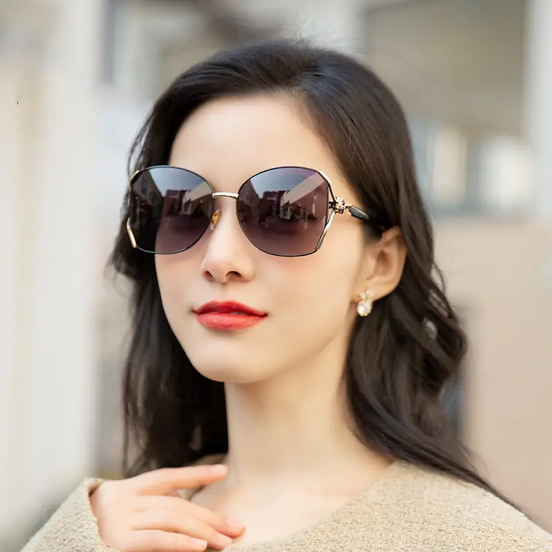 2025新款欧美优雅四叶草镶钻金属墨镜可配镜偏光太阳镜大框小脸