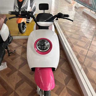 适用天星晴天电动车外壳配件爱玛星月神可人澳柯玛本源前围前泥板