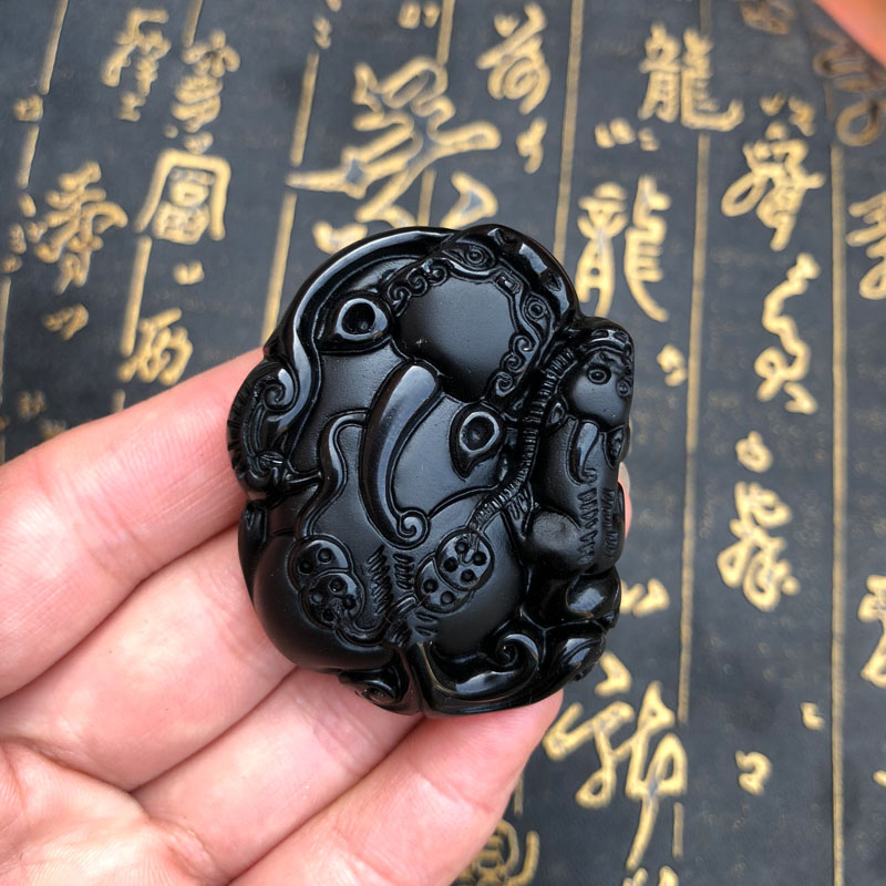 貔貅黑曜石本命年吊坠送证书