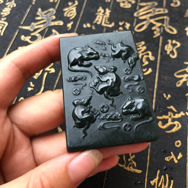 五鼠运财天然和田玉生肖吊坠