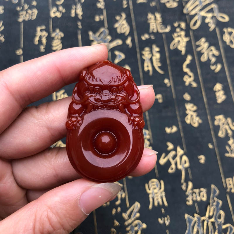 红玛瑙神兽本命年玉佩证书护心镜