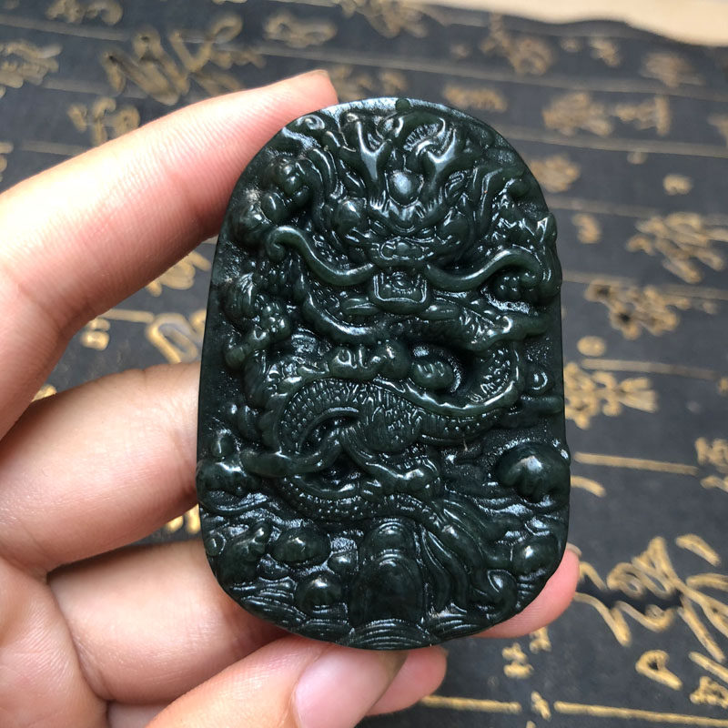 天然和田玉龙头帝王吊坠送证书