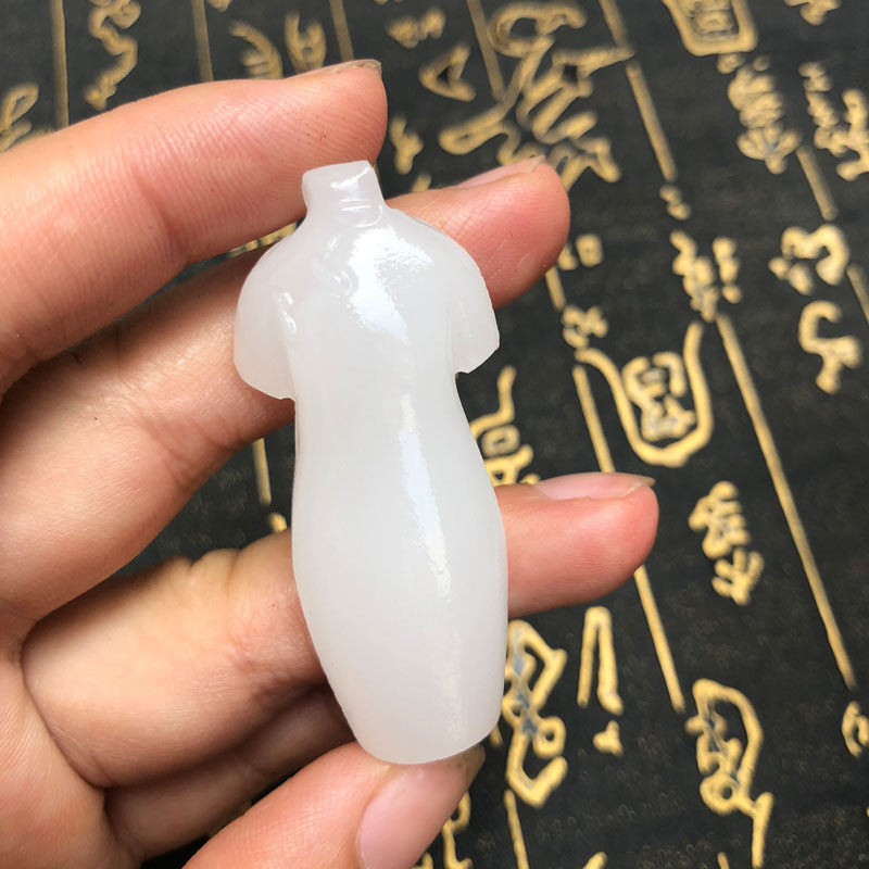 白玉旗袍项链挂件证书吊坠
