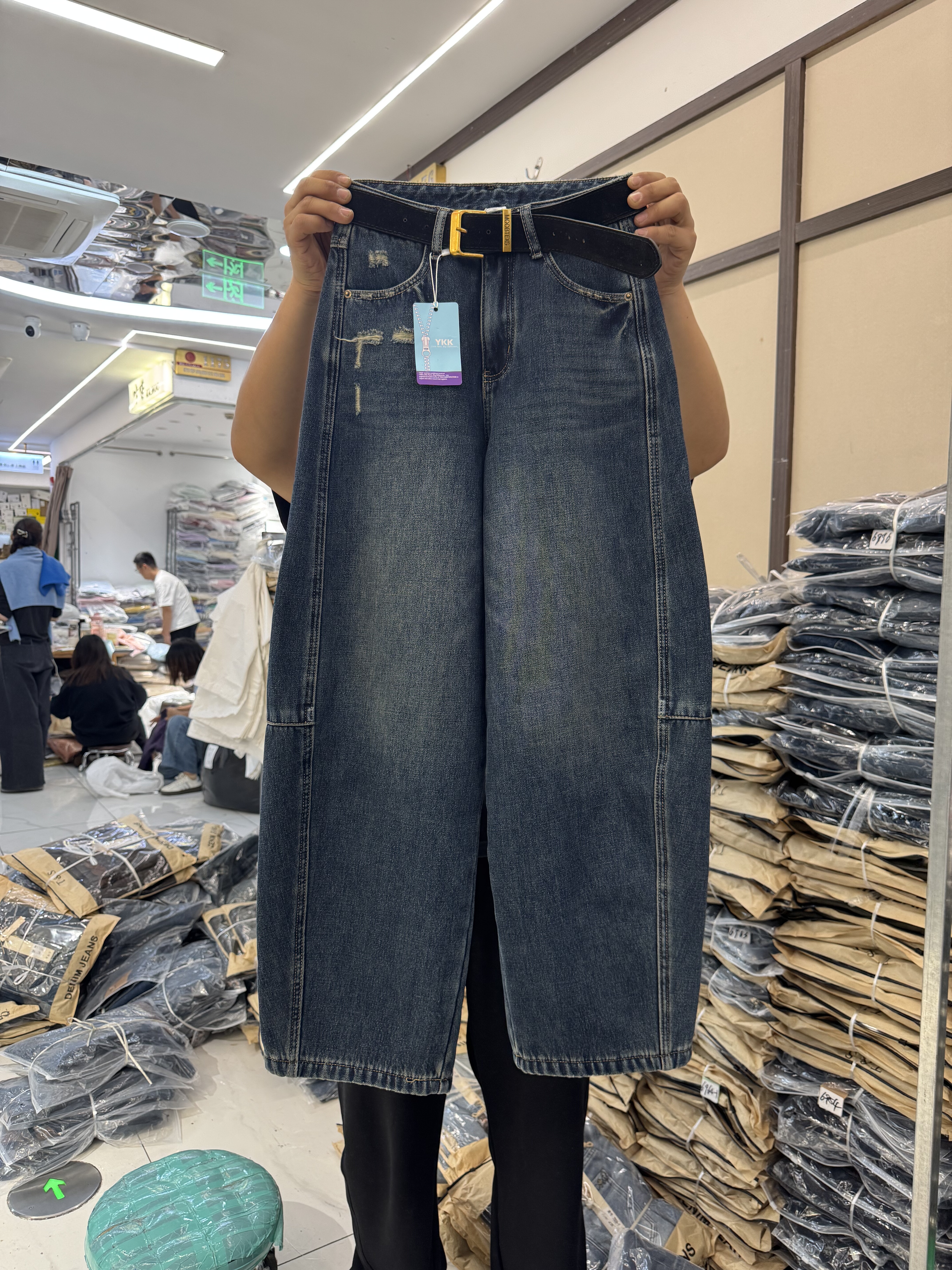 D7666-F韩版宽松显瘦高腰加厚复合绒阔腿弯刀牛仔裤女2025冬季新